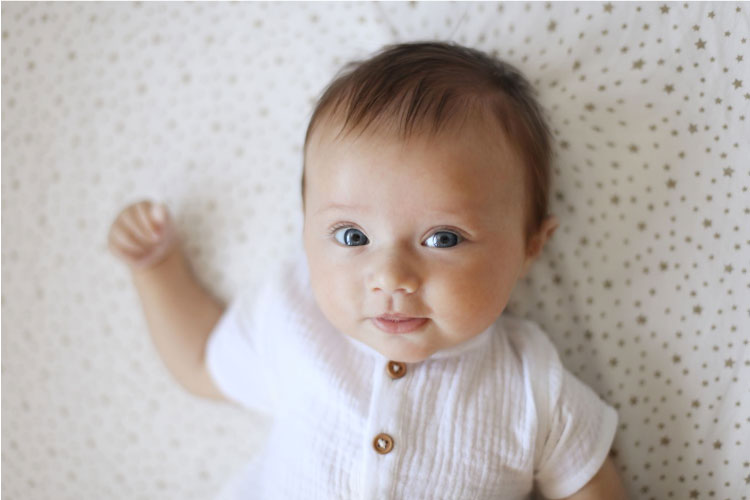 Đặt tên con gái họ Phạm theo mệnh bố mẹ